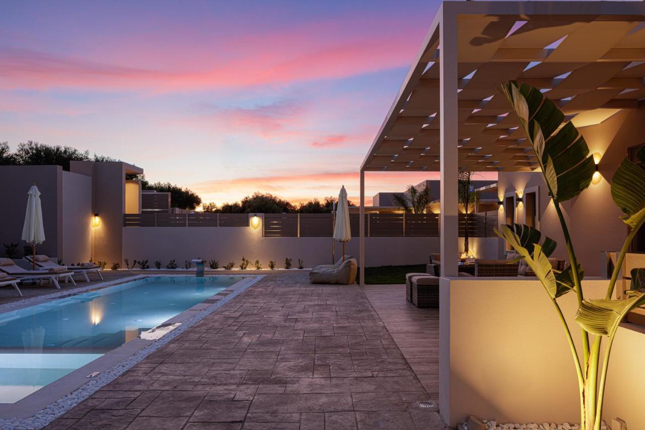 Koin Villa Sunrise, With Heated Pool & Whirlpool Perama  Exterior photo